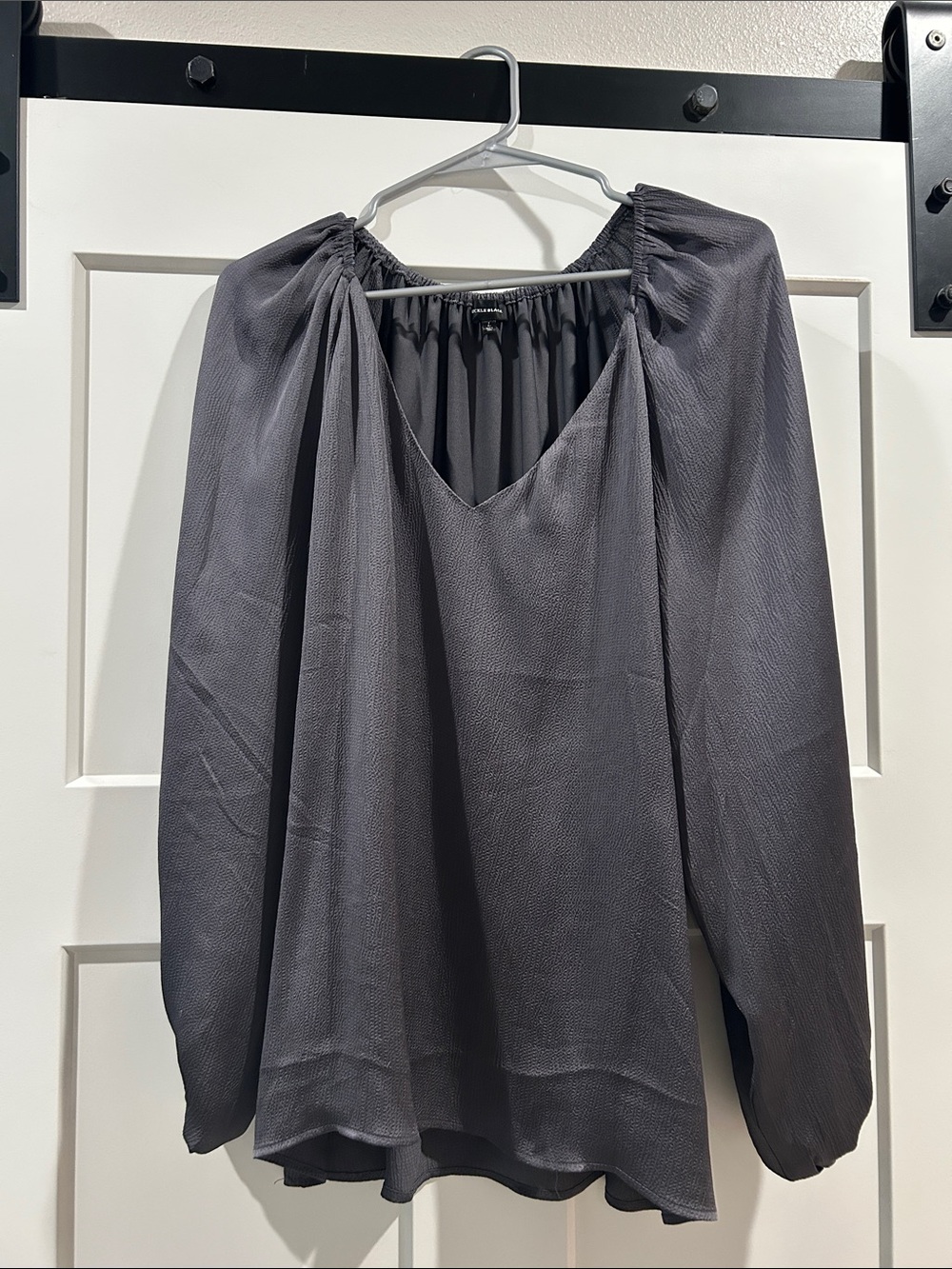 Buckle Gray Long-Sleeve Peasant Blouse